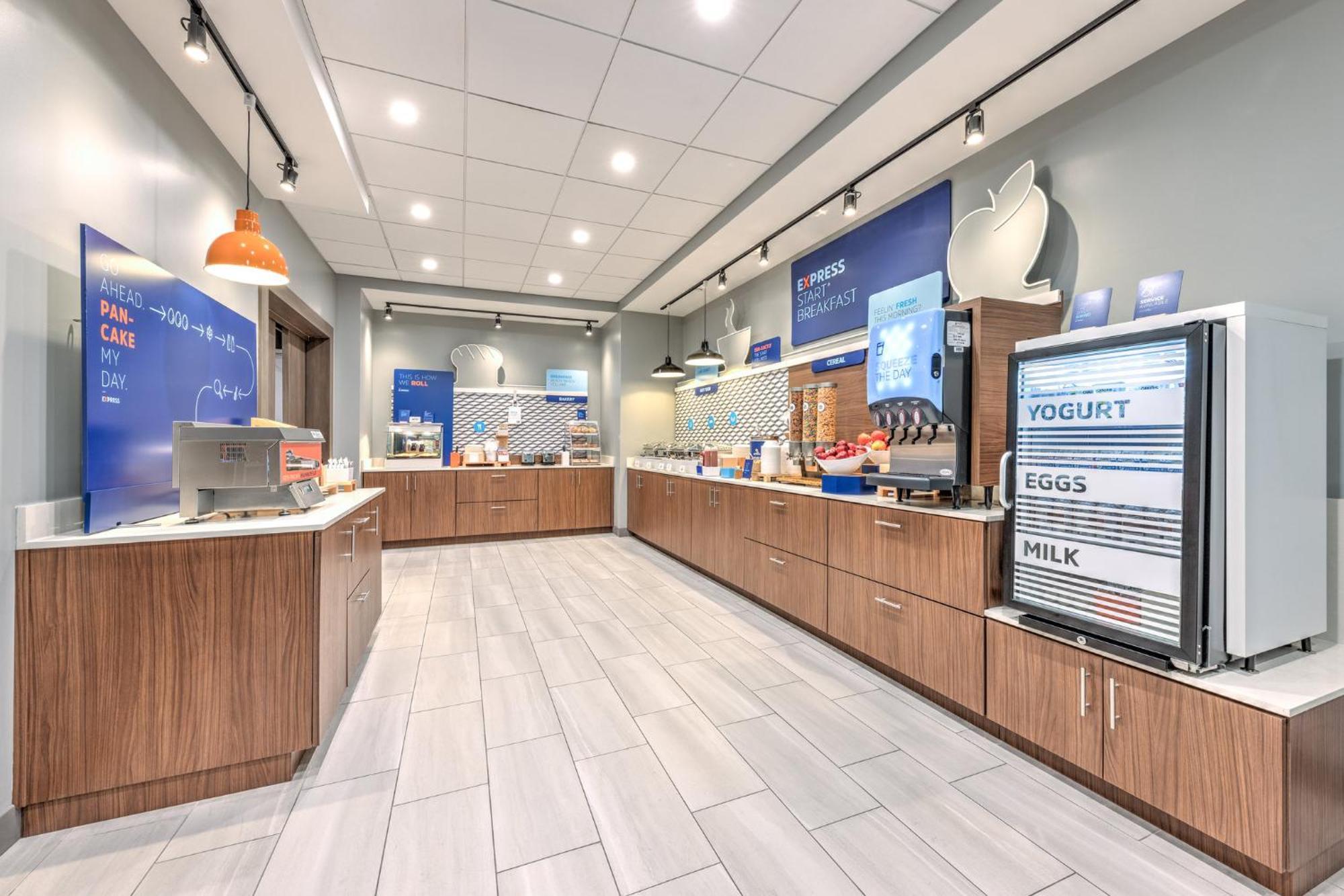 Holiday Inn Express & Suites Austin Airport East By Ihg Exterior foto