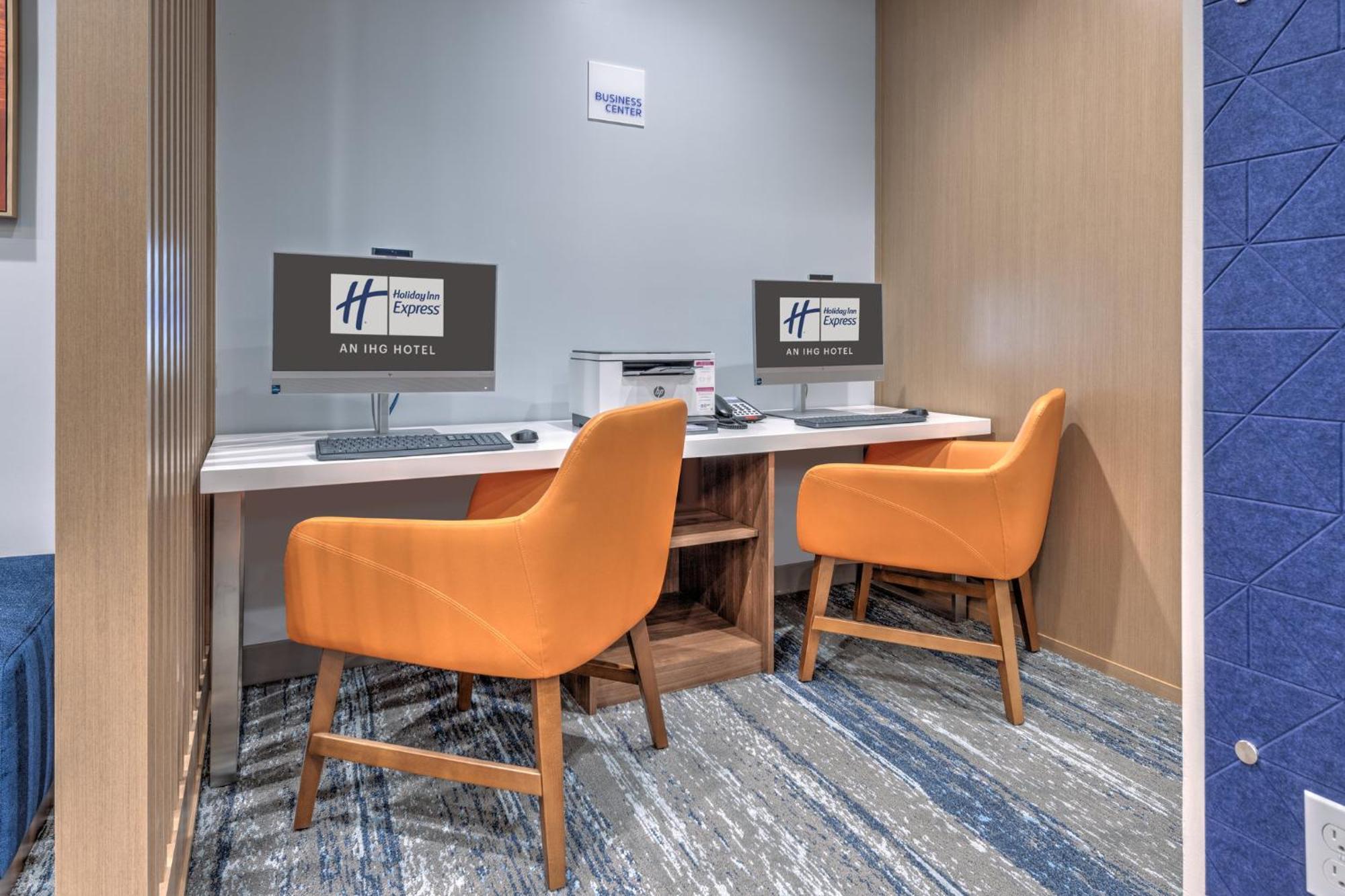 Holiday Inn Express & Suites Austin Airport East By Ihg Exterior foto